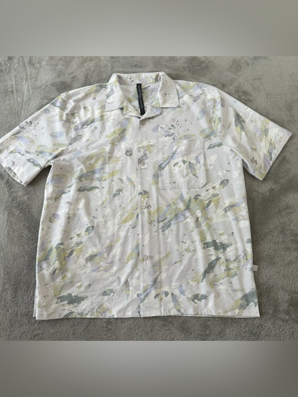 Lululemon Men's Airing Easy Camp Collar Short Sleeve Button Up Camo Shirt XL